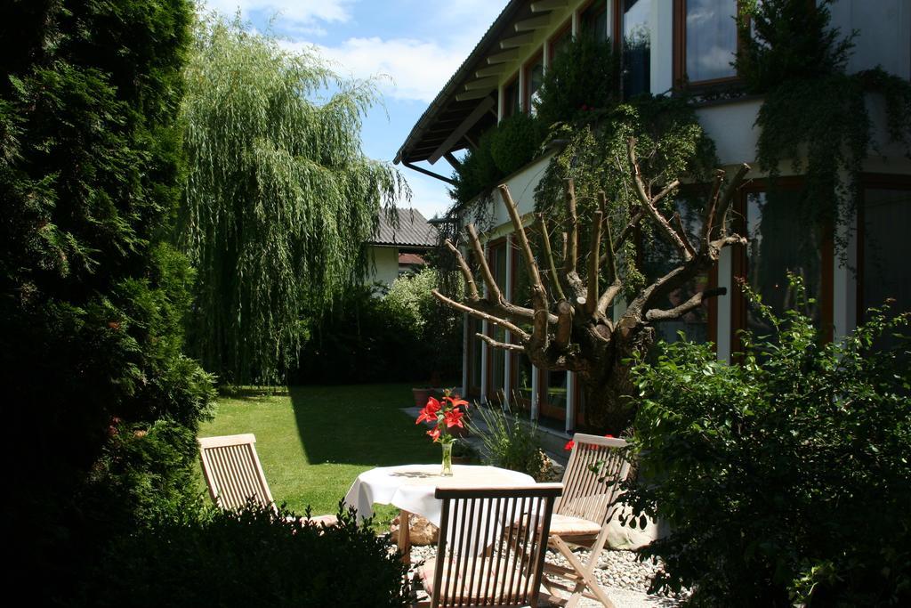 Beautyfarm Landhaus Servus Velden am Woerthersee Exterior photo