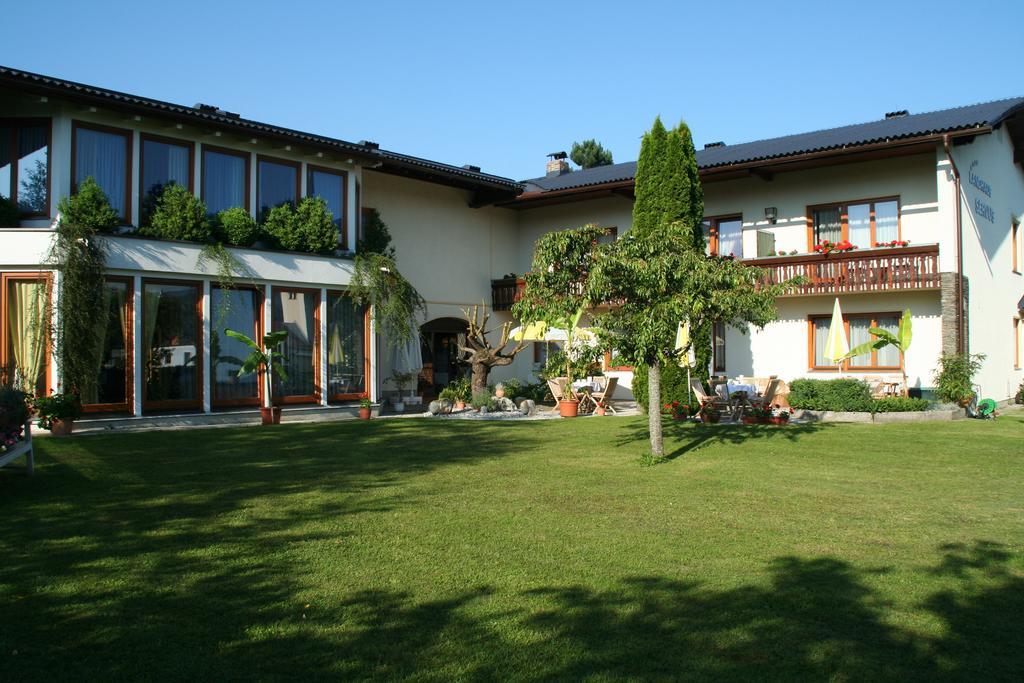 Beautyfarm Landhaus Servus Velden am Woerthersee Exterior photo